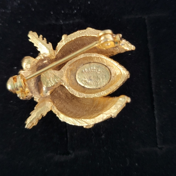 Vintage Hattie Carnegie Bee Brooch with Red Accents - Picture 3 of 3